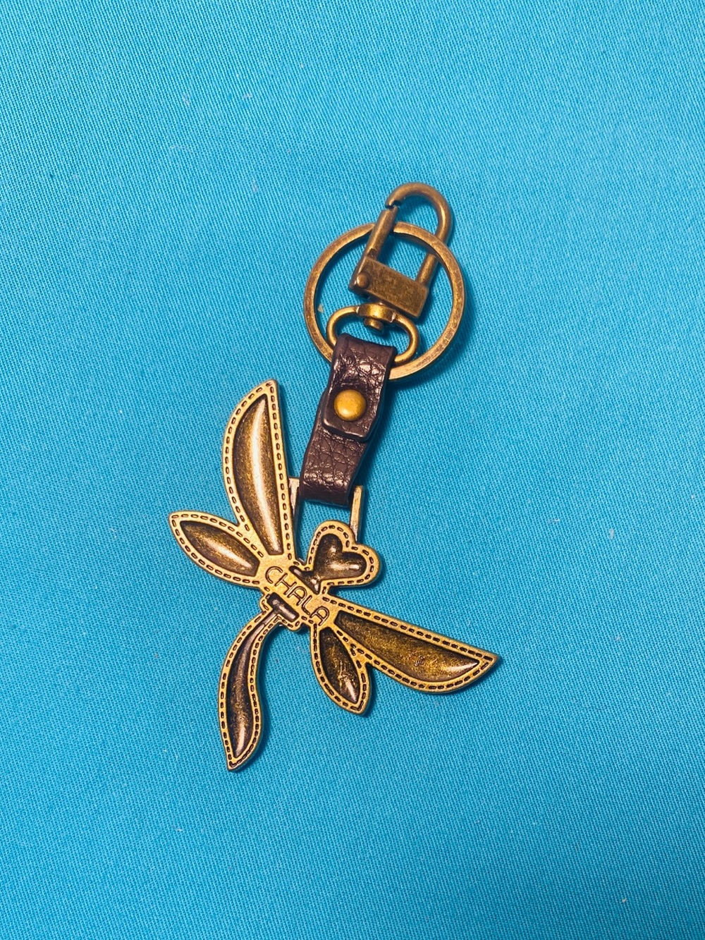 Chala Dragonfly Hangtag with Dark Brown Strap - Picture 2 of 2